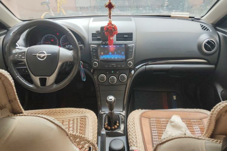 Used Haima Fumei 2013 Sedan 1.6L Manual Champion Edition Center Console