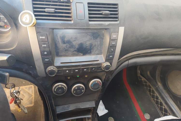Used Haima Fumei 2013 Sedan 1.6L Manual Fashion Edition Audio And AC Panel