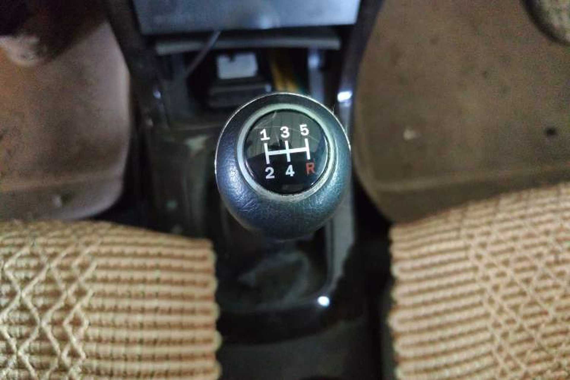 Used Haima Fumei 2013 Sedan 1.6L Manual Champion Edition Gear Lever