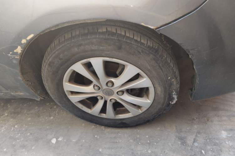 Used Haima Fumei 2013 Sedan 1.6L Manual Fashion Edition Right Front Wheel Hub