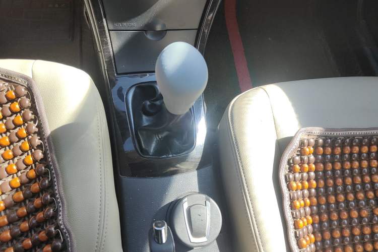Used Haima Fumei 2013 Sedan 1.6L Manual Champion Edition Gear Lever