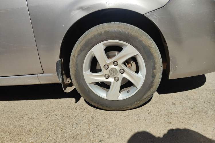 Used Haima Fumei 2013 Sedan 1.6L Manual Champion Edition Right Front Wheel Hub
