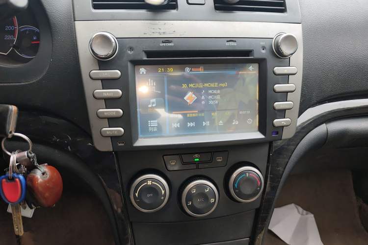 Used Haima Fumei 2013 Sedan 1.6L Manual Fashion Edition Audio And AC Panel