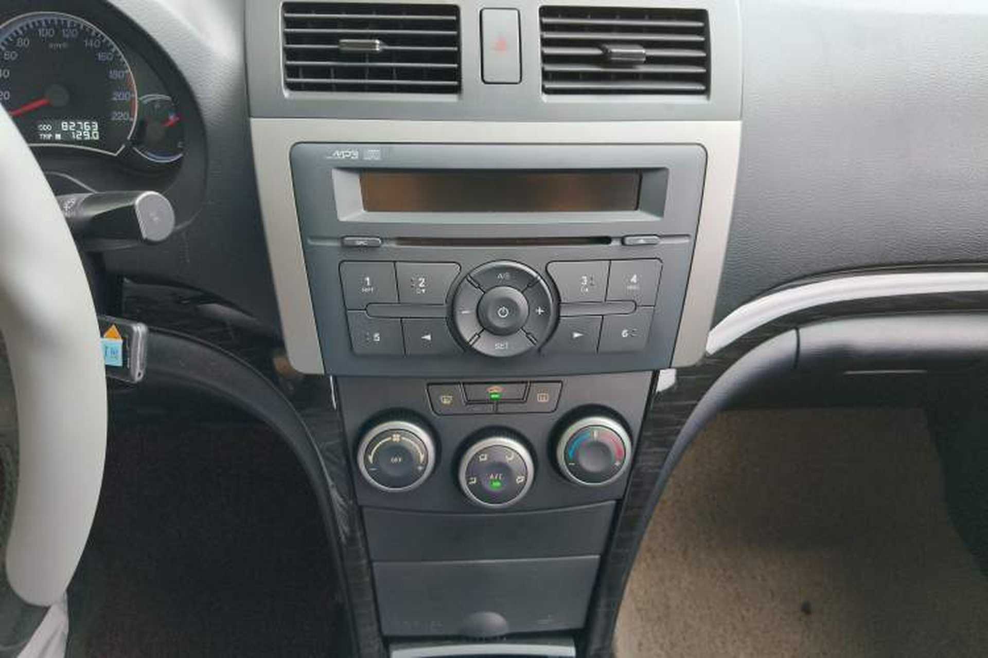 Used Haima Fumei 2013 Sedan 1.6L Manual Fashion Edition Audio And AC Panel