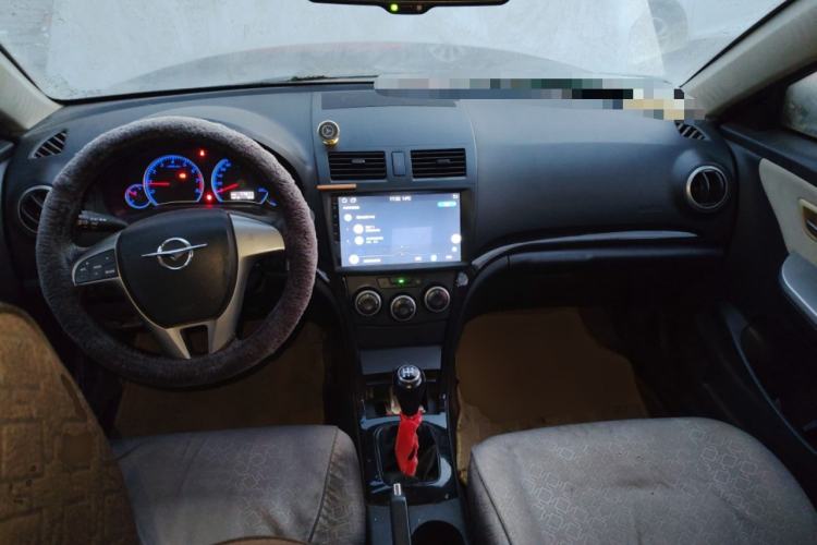 Used Haima Fumei 2013 Sedan 1.6L Manual Champion Edition Center Console