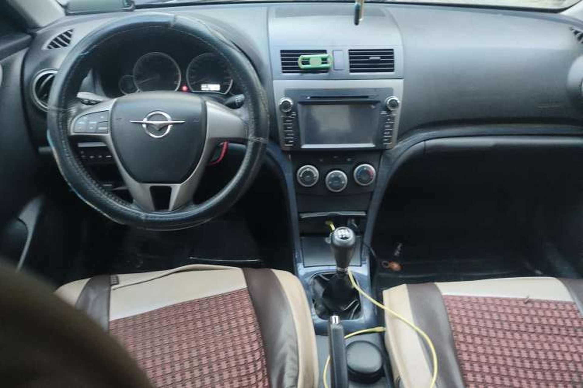 Used Haima Fumei 2013 Sedan 1.6L Manual Fashion Edition Center Console