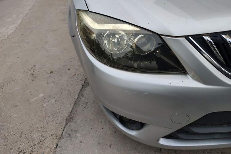 Used Haima Fumei 2013 Sedan 1.6L Manual Fashion Edition Right Front Headlight