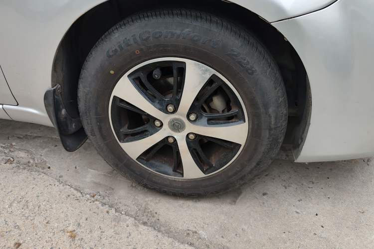 Used Haima Fumei 2013 Sedan 1.6L Manual Fashion Edition Right Front Wheel Hub