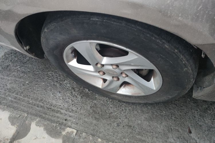 Used Haima Fumei 2013 Sedan 1.6L Manual Fashion Edition Right Front Wheel Hub