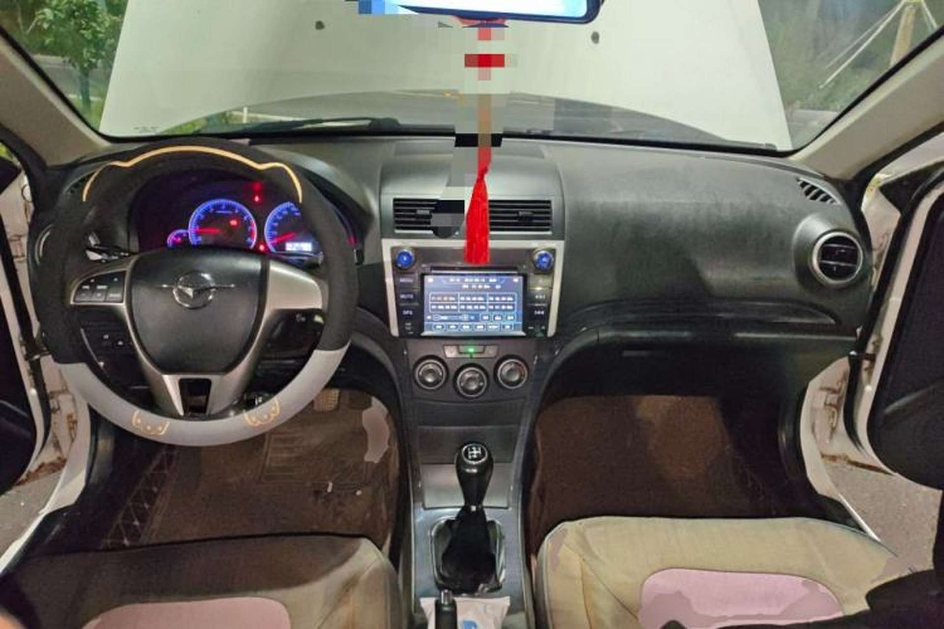 Used Haima Fumei 2013 Sedan 1.6L Manual Champion Edition Center Console