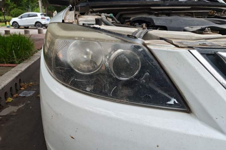 Used Haima Fumei 2013 Sedan 1.6L Manual Elite Edition Right Front Headlight