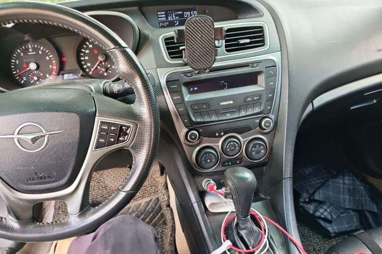 Used Haima Fumei 2014 M5 1.6L Automatic Elite Model Audio And AC Panel