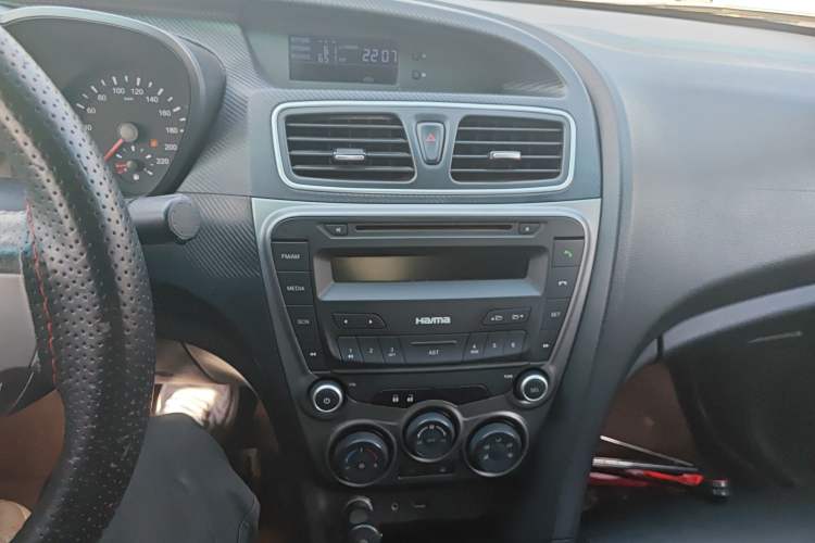 Used Haima Fumei 2014 M5 1.6L Manual Elite Model Audio And AC Panel