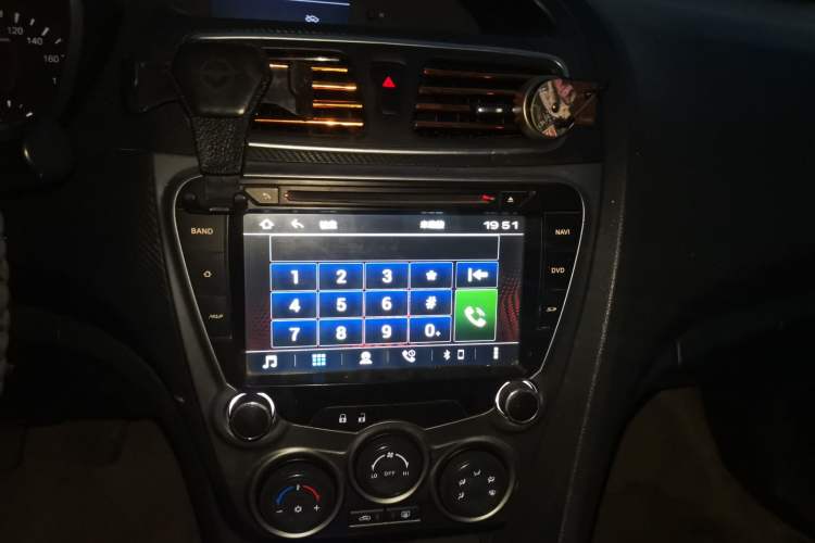 Used Haima Fumei 2014 M5 1.6L Manual Elite Model Audio And AC Panel