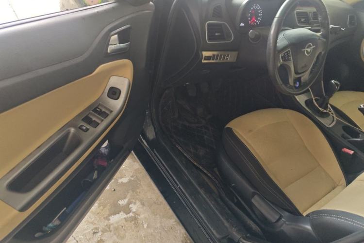 Used Haima Fumei 2014 M5 1.6L Manual Elite Model Driver Seat