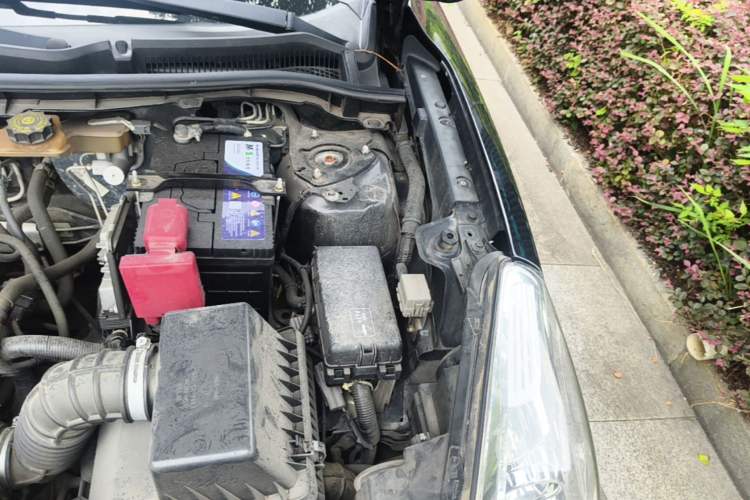 Used Haima Fumei 2014 M5 1.6L Automatic Elite Model Engine Bay Left