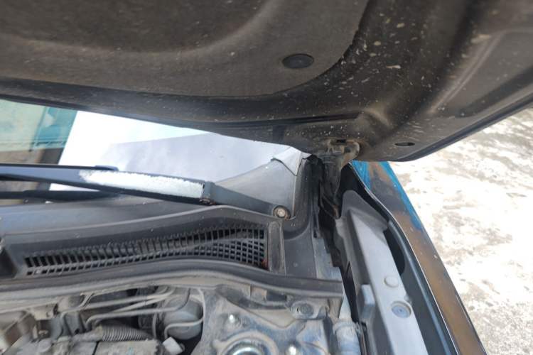 Used Haima Fumei 2014 M5 1.6L Manual Elite Model Engine Bay Left