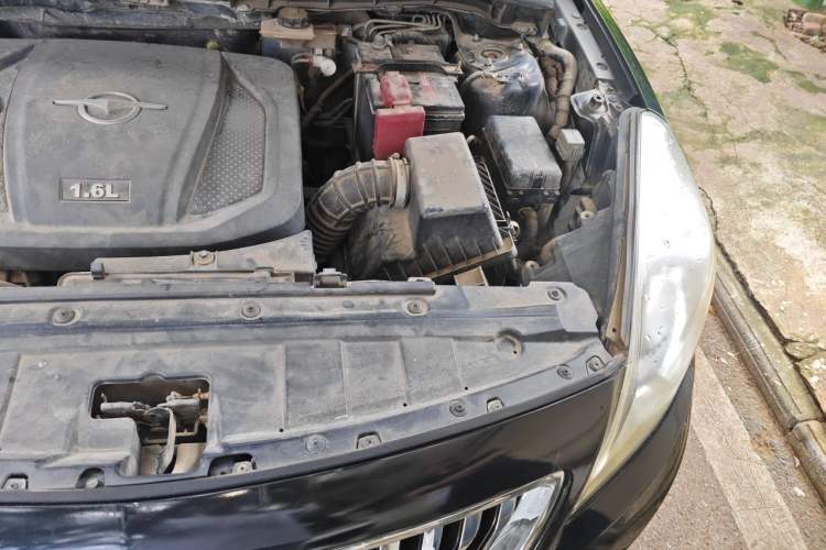 Used Haima Fumei 2014 M5 1.6L Manual Fashion Edition Engine Bay Left