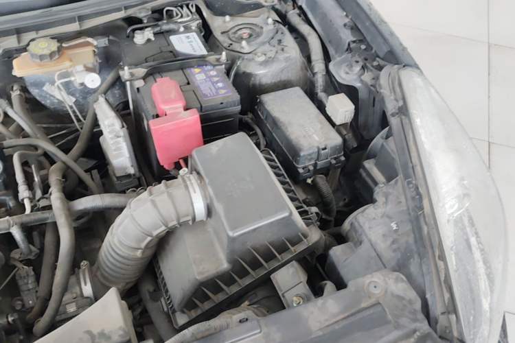 Used Haima Fumei 2014 M5 1.6L Automatic Elite Model Engine Bay Left