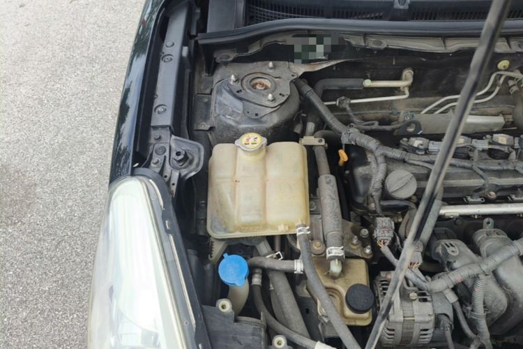 Used Haima Fumei 2014 M5 1.6L Automatic Elite Model Engine Bay Right