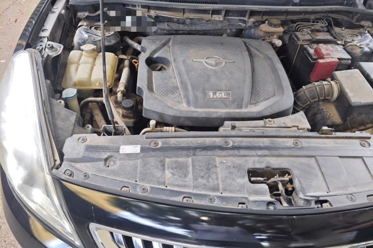 Used Haima Fumei 2014 M5 1.6L Manual Fashion Edition Engine Bay Right