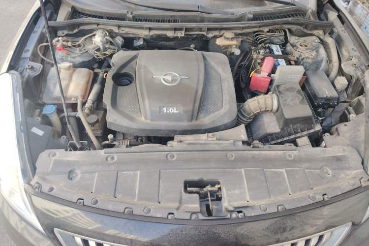 Used Haima Fumei 2014 M5 1.6L Manual Elite Model Engine Bay