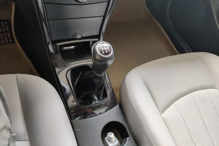Used Haima Fumei 2014 Sedan 1.6L Manual Fashion Edition Gear Lever