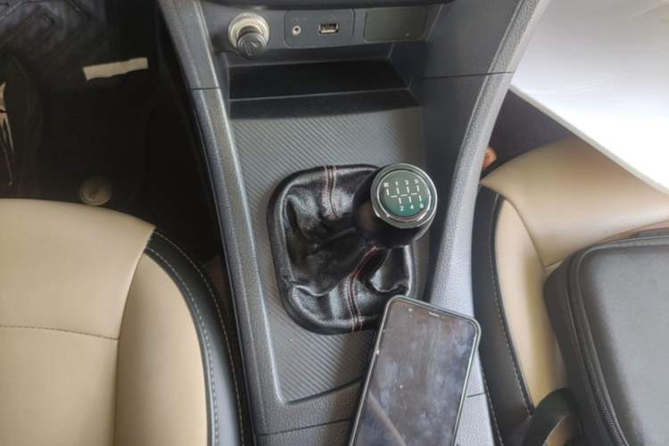 Used Haima Fumei 2014 M5 1.6L Manual Elite Model Gear Lever