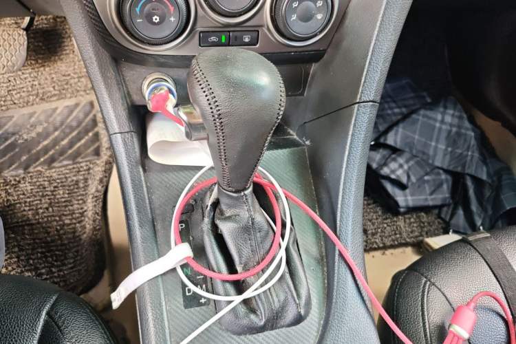 Used Haima Fumei 2014 M5 1.6L Automatic Elite Model Gear Lever
