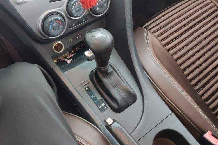 Used Haima Fumei 2014 M5 1.6L Automatic Elite Model Gear Lever