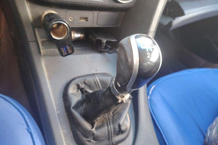 Used Haima Fumei 2014 M5 1.6L Manual Elite Model Gear Lever