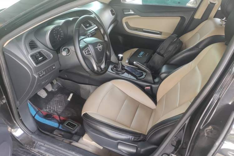 Used Haima Fumei 2014 M5 1.6L Manual Elite Model Left Front Seat