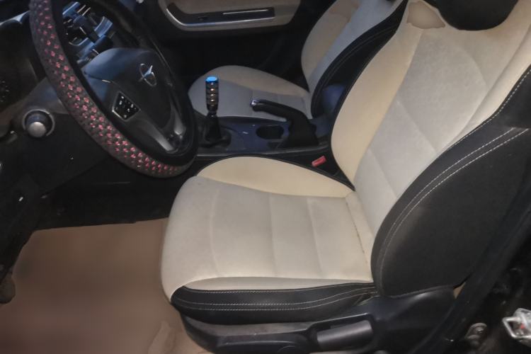 Used Haima Fumei 2014 M5 1.6L Manual Elite Model Left Front Seat