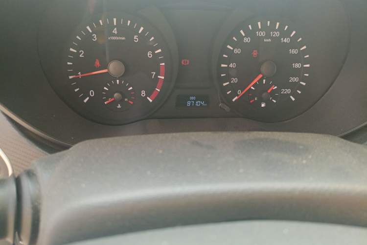 Used Haima Fumei 2014 M5 1.6L Manual Elite Model Odometer Close Up