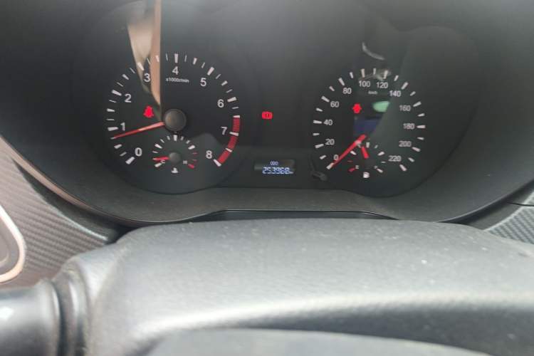 Used Haima Fumei 2014 M5 1.6L Manual Elite Model Odometer Close Up