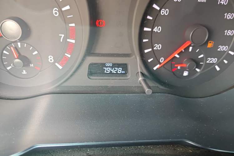 Used Haima Fumei 2014 M5 1.6L Manual Elite Model Odometer Close Up