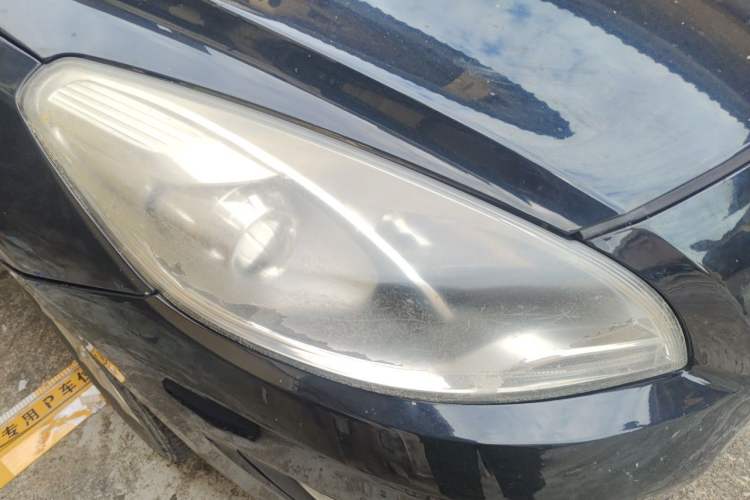 Used Haima Fumei 2014 M5 1.6L Manual Elite Model Right Front Headlight