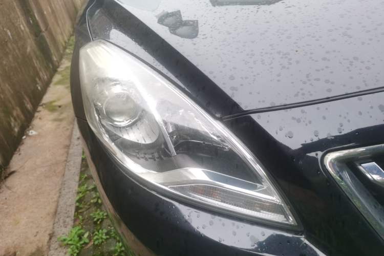 Used Haima Fumei 2014 M5 1.6L Manual Standard Model Right Front Headlight
