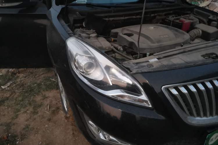 Used Haima Fumei 2014 M5 1.6L Manual Elite Model Right Front Headlight