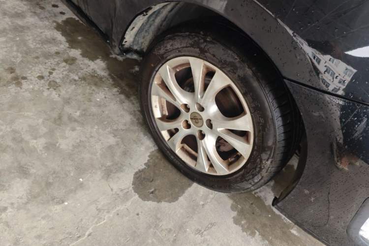 Used Haima Fumei 2014 M5 1.6L Manual Elite Model Right Front Wheel Hub