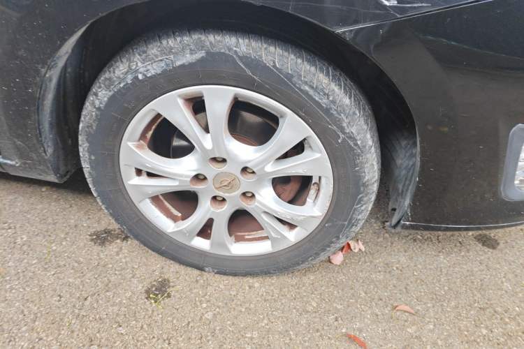 Used Haima Fumei 2014 M5 1.6L Manual Fashion Edition Right Front Wheel Hub