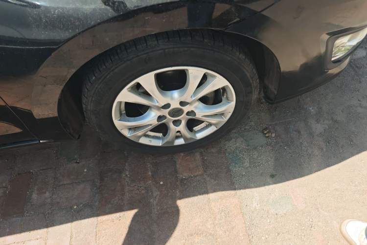 Used Haima Fumei 2014 M5 1.6L Manual Fashion Edition Right Front Wheel Hub