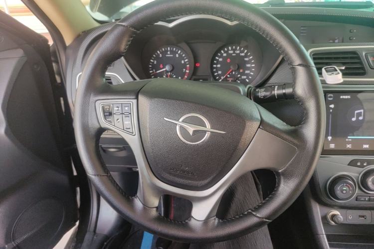 Used Haima Fumei 2014 M5 1.6L Manual Elite Model Steering Wheel