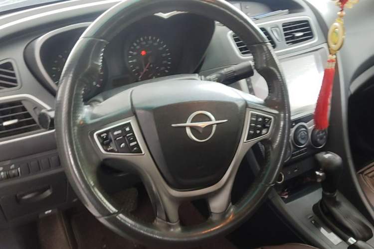 Used Haima Fumei 2014 M5 1.6L Automatic Elite Model Steering Wheel
