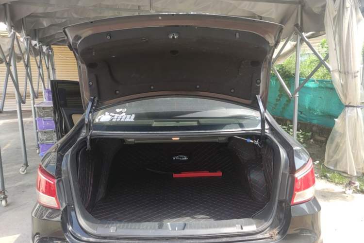 Used Haima Fumei 2014 M5 1.6L Manual Elite Model Trunk