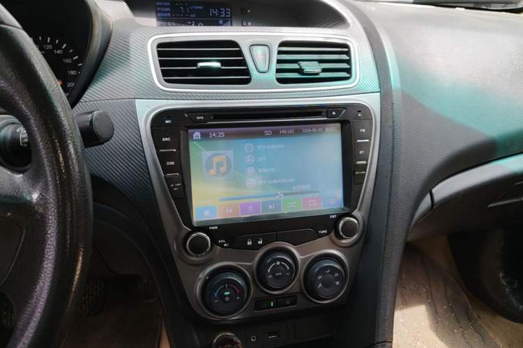 Used Haima Fumei 2014 M5 1.6L Manual Standard Model Audio And AC Panel