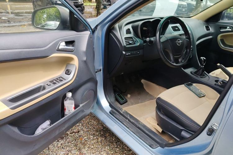 Used Haima Fumei 2014 M5 1.6L Manual Standard Model Driver Seat