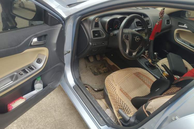 Used Haima Fumei 2014 M5 1.6L Manual Elite Model Driver Seat