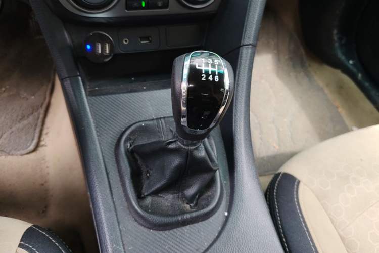 Used Haima Fumei 2014 M5 1.6L Manual Standard Model Gear Lever