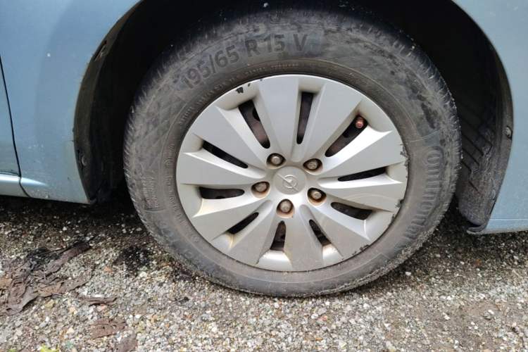 Used Haima Fumei 2014 M5 1.6L Manual Standard Model Right Front Wheel Hub
